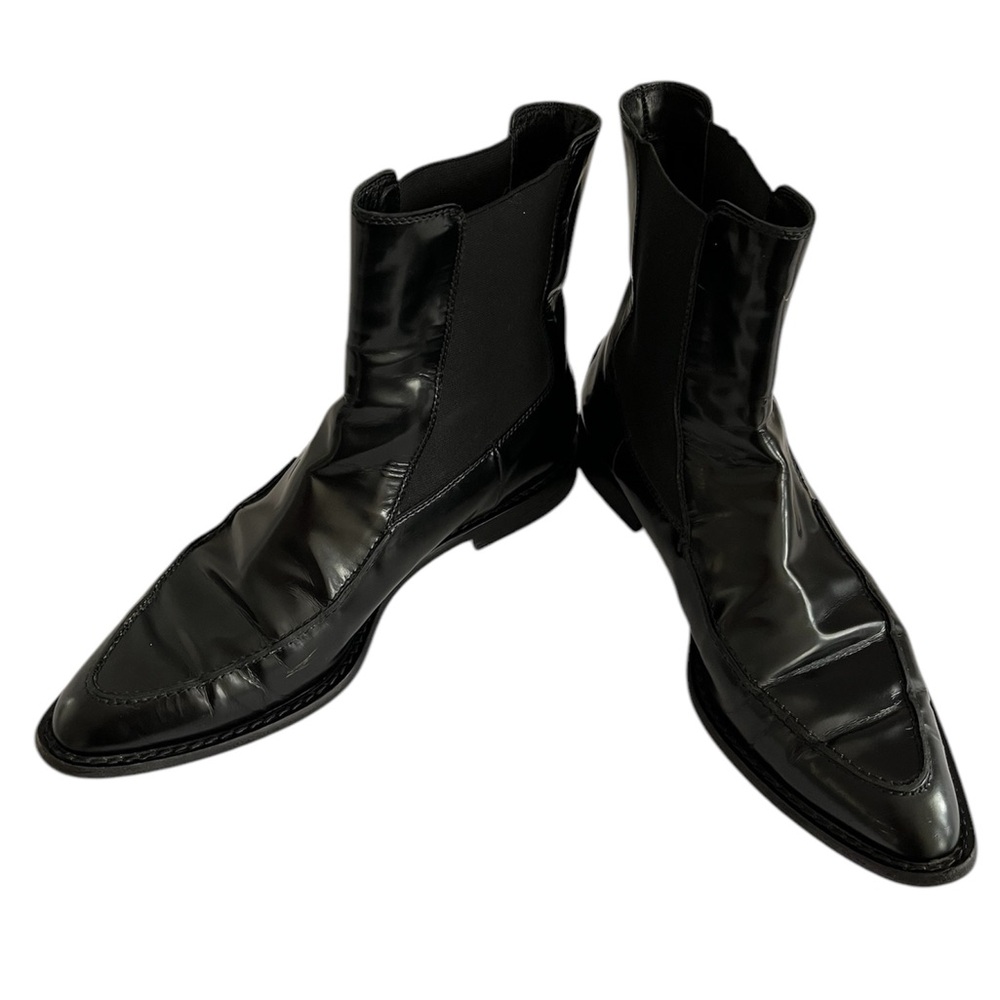 TOD’S BLACK PATENT CHELSEA BOOT